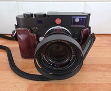 Leica M10 (ready to shoot bundle available)