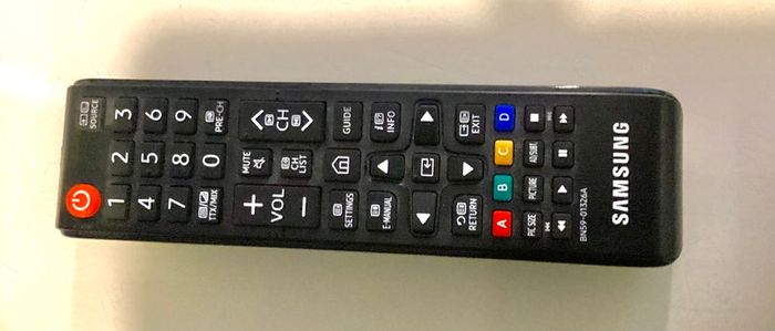 24 Inches Samsung Smart Television, SMART TV with USB, 2 HDMI, Scart, WIFI connectivity, etc Barely used.