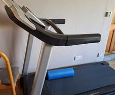 Treadmill & Cross Trainer