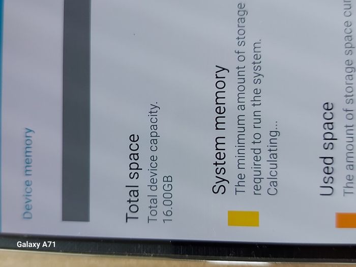 Samsung Galaxy S4, 16GB, Screen damaged near Bottom, but does not affect the touchscreen
