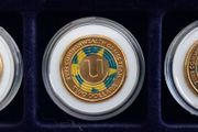 Australia 2 dollar coloured coin 2022 Commonwealth Games full set 3 coins - Dollar "A and U " - ERROR Coin