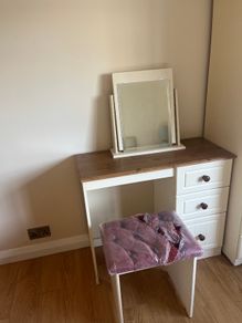 Bedroom Furniture Excellent Condition
