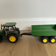 Bruder 1:16 John Deere 5115M Tractor with Tipping Trailer