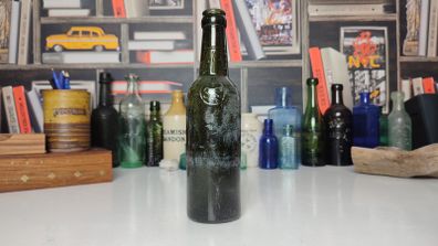 106 - Antique Green Glass Embossed Letters Bottle Saorstat Eireann Irish Free State 1922 - 1937