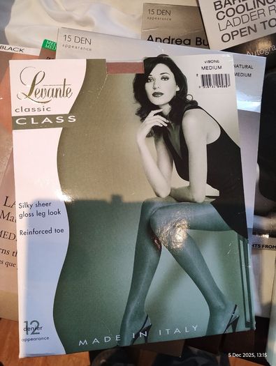 21 pairs of Tights, new (25367)