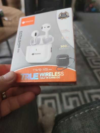 Earbuds
