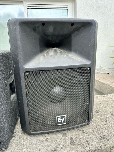 Set of speakers