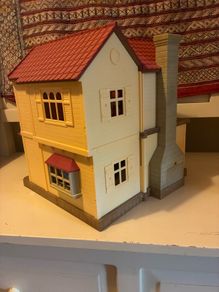 Sylvanian Family House with dolls
