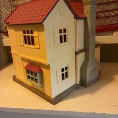 Sylvanian Family House with dolls