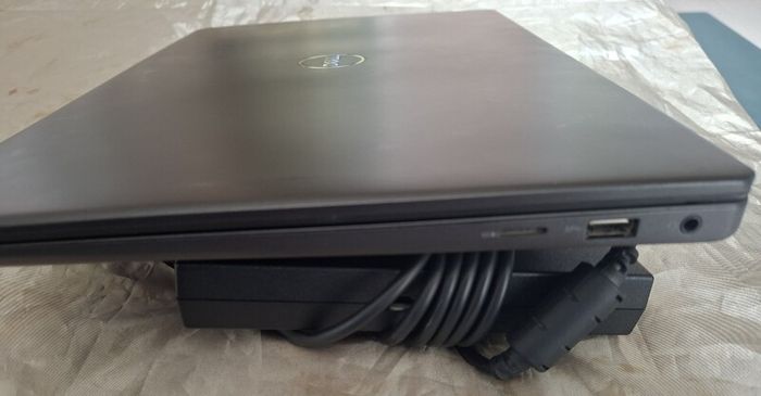 Dell Inspiron 7590 I7-9750h 2.6ghz 32gb Ram 1.5tb Ssd Win 11 Home Black