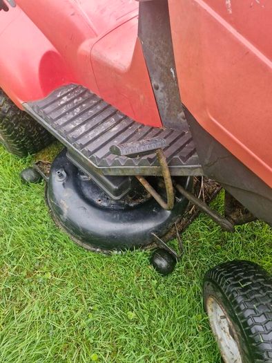 Castlegarden ride on mower Delivery available