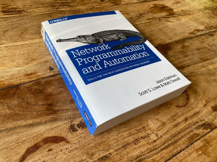 Network Programmability and Automation: Skills for the Next-Generation Network Engineer (2016)
