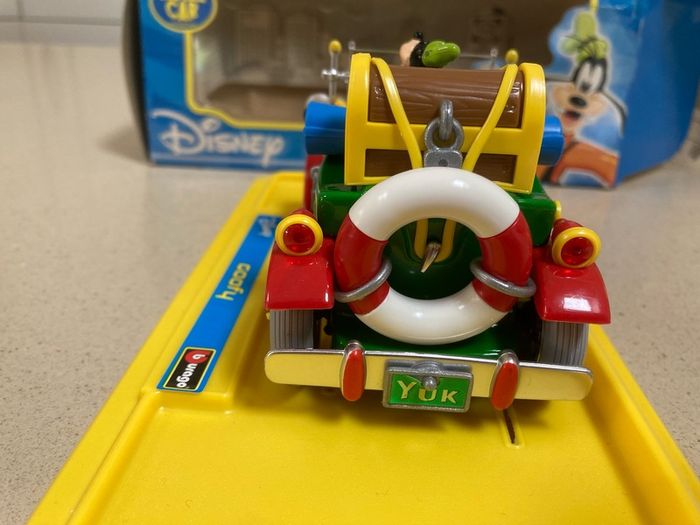 Disney Goofy scale 1/24 Burago