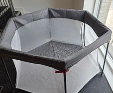 Foldable playpen