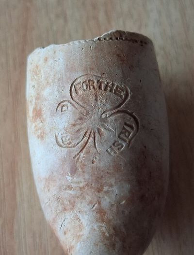 Lot of vintage clay pipe bowls