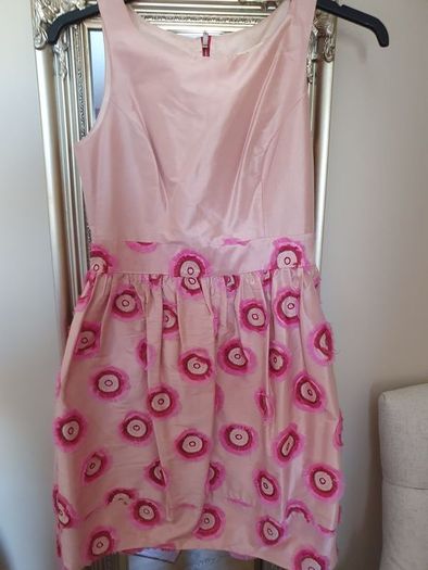 dress stunning Alannah Hill size 8