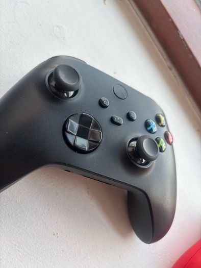 Custom Xbox Series X with 2 Controllers and 1 TB SSD