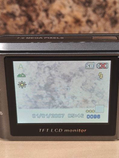 Vivitar Vivicam 7100s Digital Camera 7mp Mega Pixels Compact No Battery Charger Or Memory Card