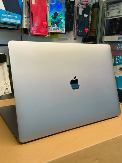 2018 Touch Bar Apple MacBook Pro 15" Retina A1990 2.2GHz i7 16GB 500GB Space Grey (Battery Cycle: 607)