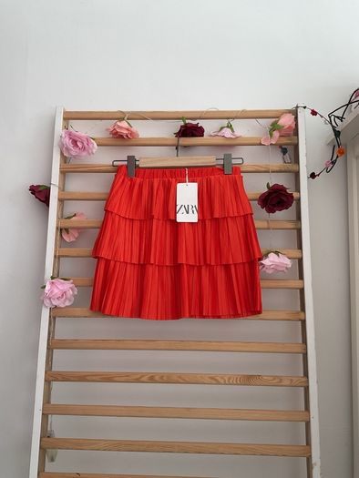skirt Zara mini pleated tiered skirt coral red small