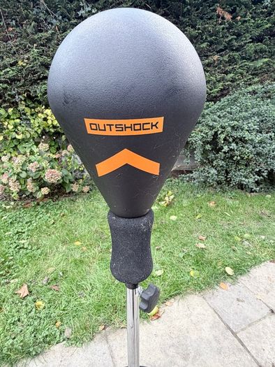 Adjustable punching bag