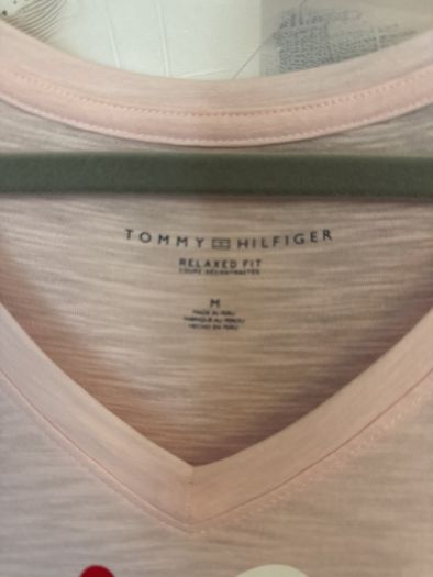 Women's Tommy Hilfiger T-Shirt. Size M