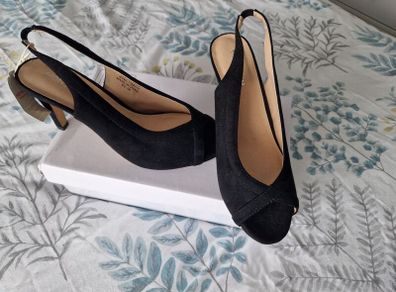 brand new heels