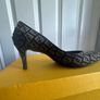 Fendi shoes - sz 39 Image 4