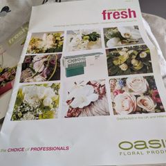 oasis floral magazine