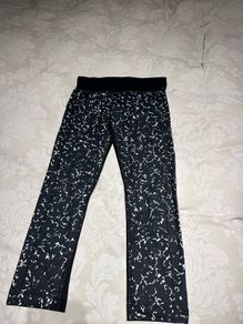 Under Armour Women's Black Leggings with White Speckles - size small