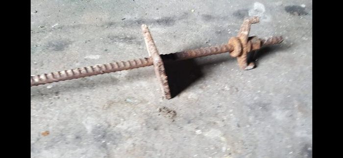 Shuttering bars