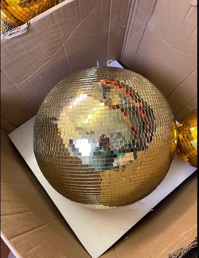 Disco Decor & Sound Bundle - 25 Mirror Balls + QTX PA