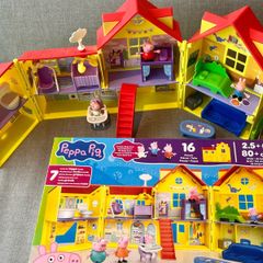 Peppa Pig's Big Family House Playset with Baby Evie like new