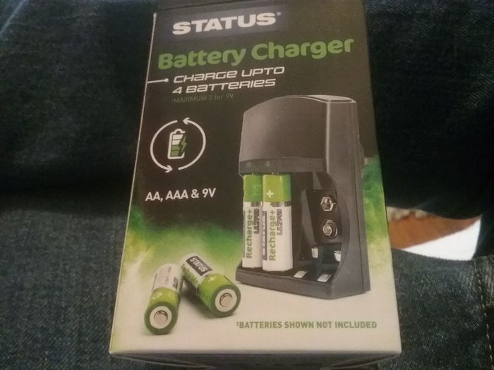 AAA +AA Battery charger