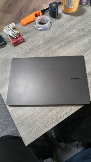 Samsung Galaxy Book / 16gb / i5 / 256gb