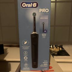 Oral-B Pro 650 Electric Tootbrush (Black)