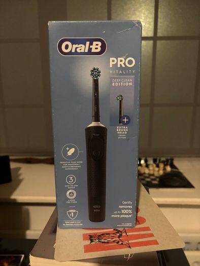 Oral-B Pro 650 Electric Tootbrush (Black)