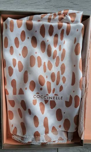 Coccinelle scarf