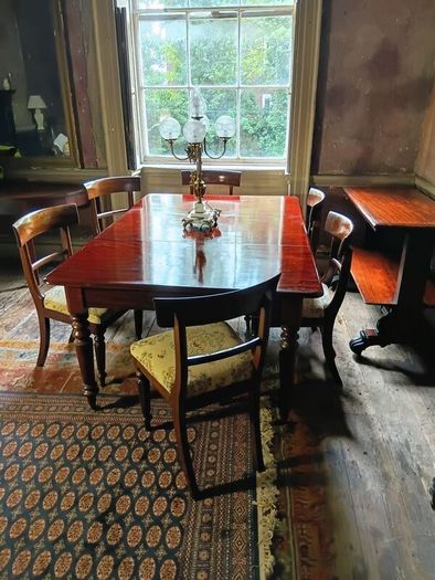 Antique mahogany Diningroom  Table and Chairs