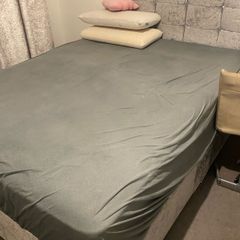 velvet bed