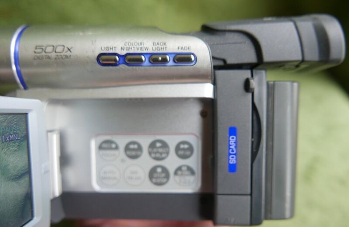 Panasonic NV-DS65 Digital Camcorder , (charger, tape and bag) works well
