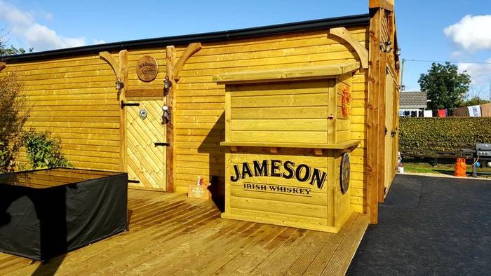 Garden Bar - Art & Signwriting