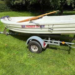 10ft Plastic Boat & Trailer - 950