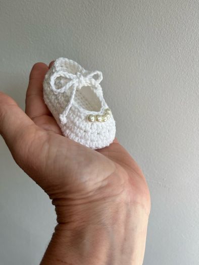 baby shoes and matching headband