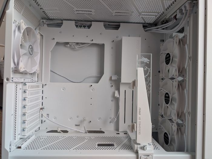 Msi Mpg Gungnir E-atx Pc Case