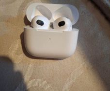 AirPods 3 (A2565)