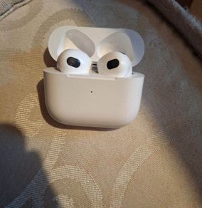 AirPods 3 (A2565)