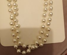 Long pearl necklace