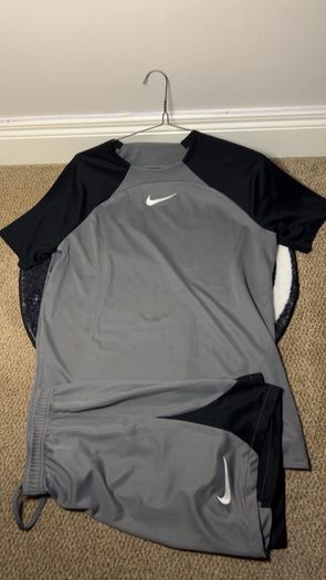 Nike Stride 2 Piece Set
