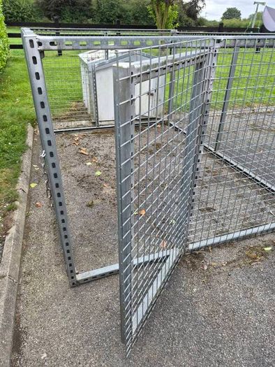 Heavy Duty Galvanised Dog enclosure